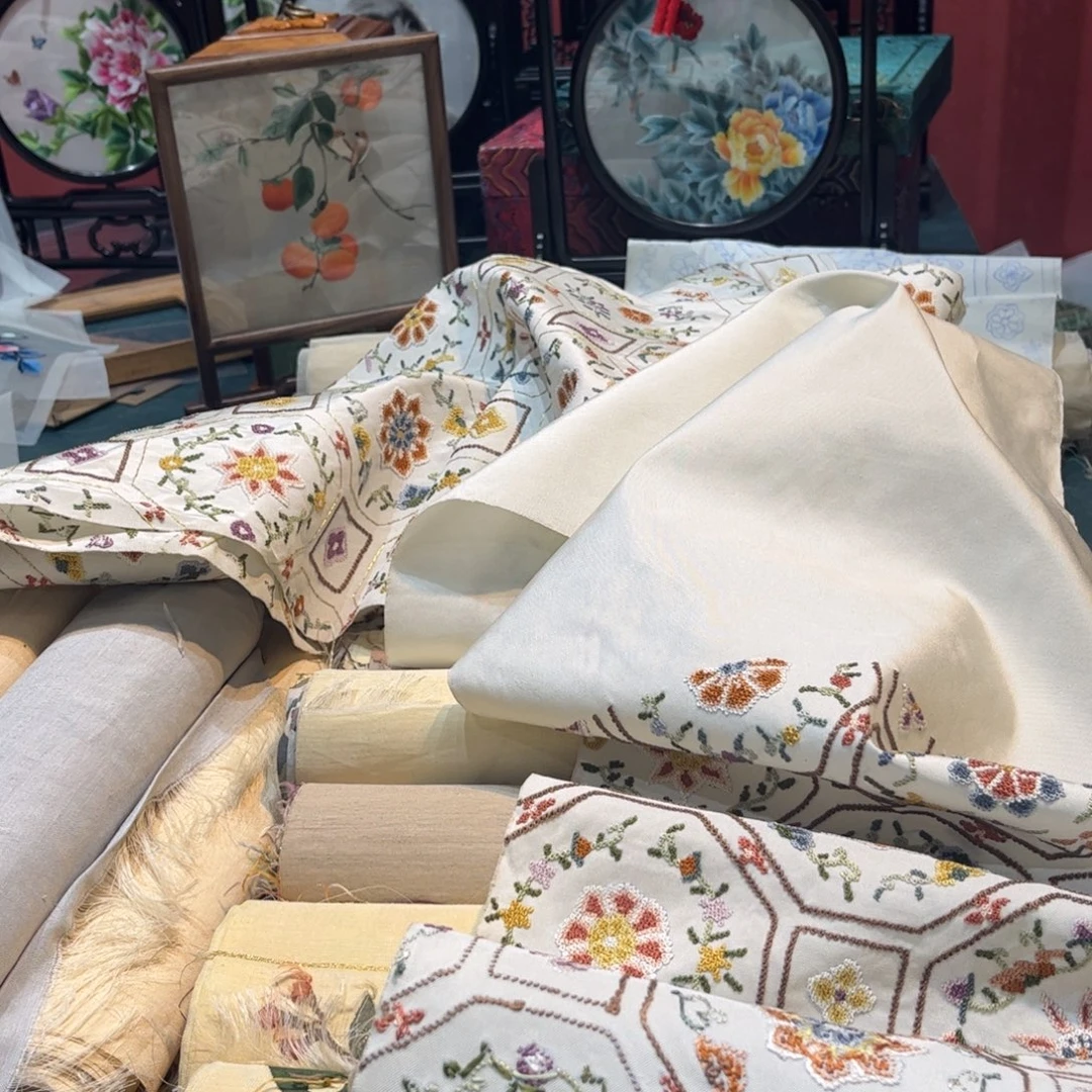 晓***）织绣纯手工。纯手工？纯手工