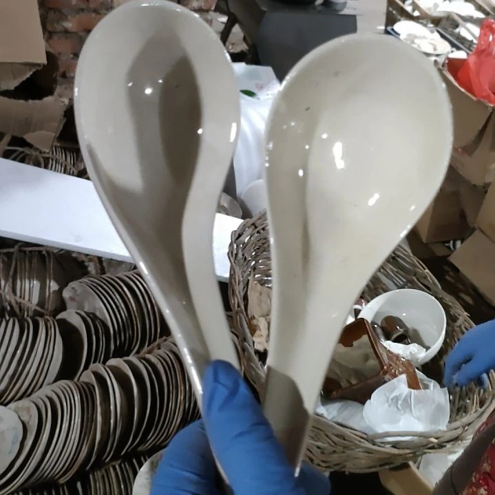 摆件陶瓷盘子碗啥都有