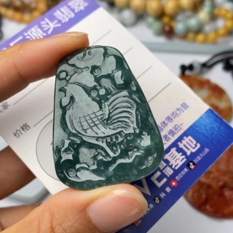 翡翠未镶嵌颈饰翡翠
