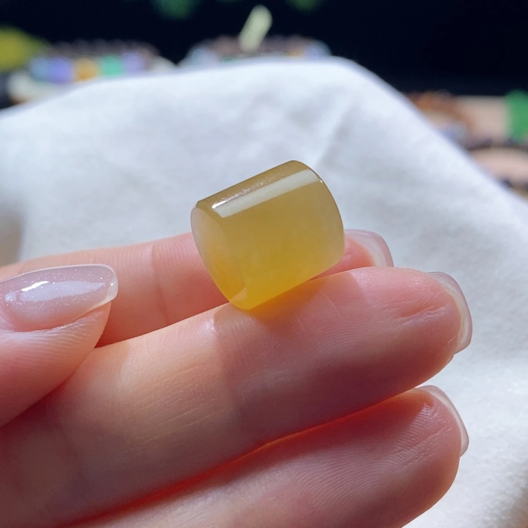 颈饰未镶嵌翡翠冰黄满色桶珠