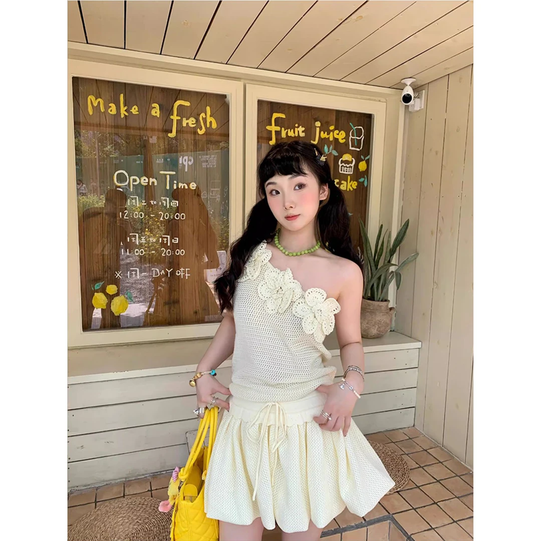 镂空针织套装女夏季立体钩花单肩露肩背心学院风蓬蓬花苞裙短裙子