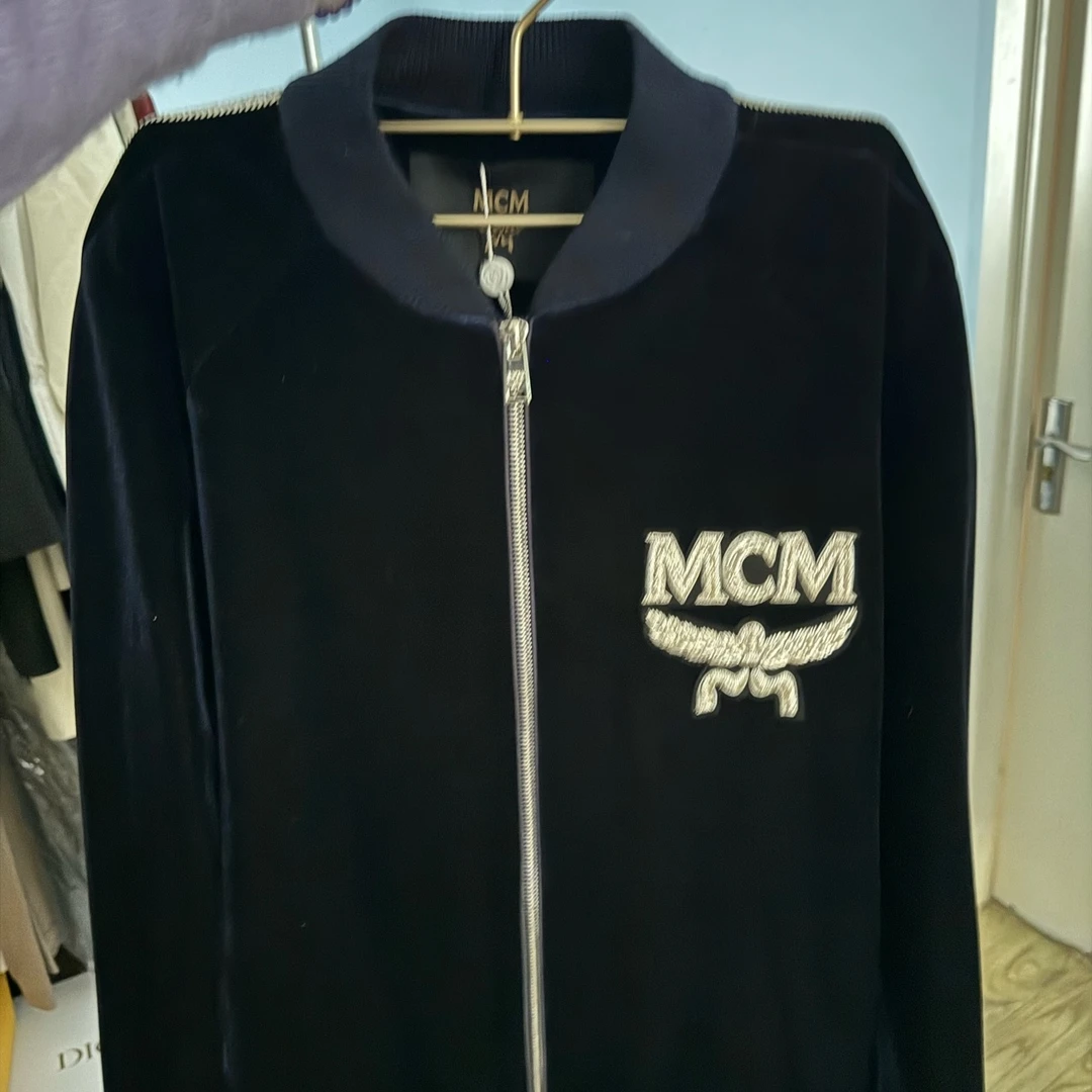 95新 MCM 箱包/单肩包 MCM 蓝色丝绒棒球外套 Y005