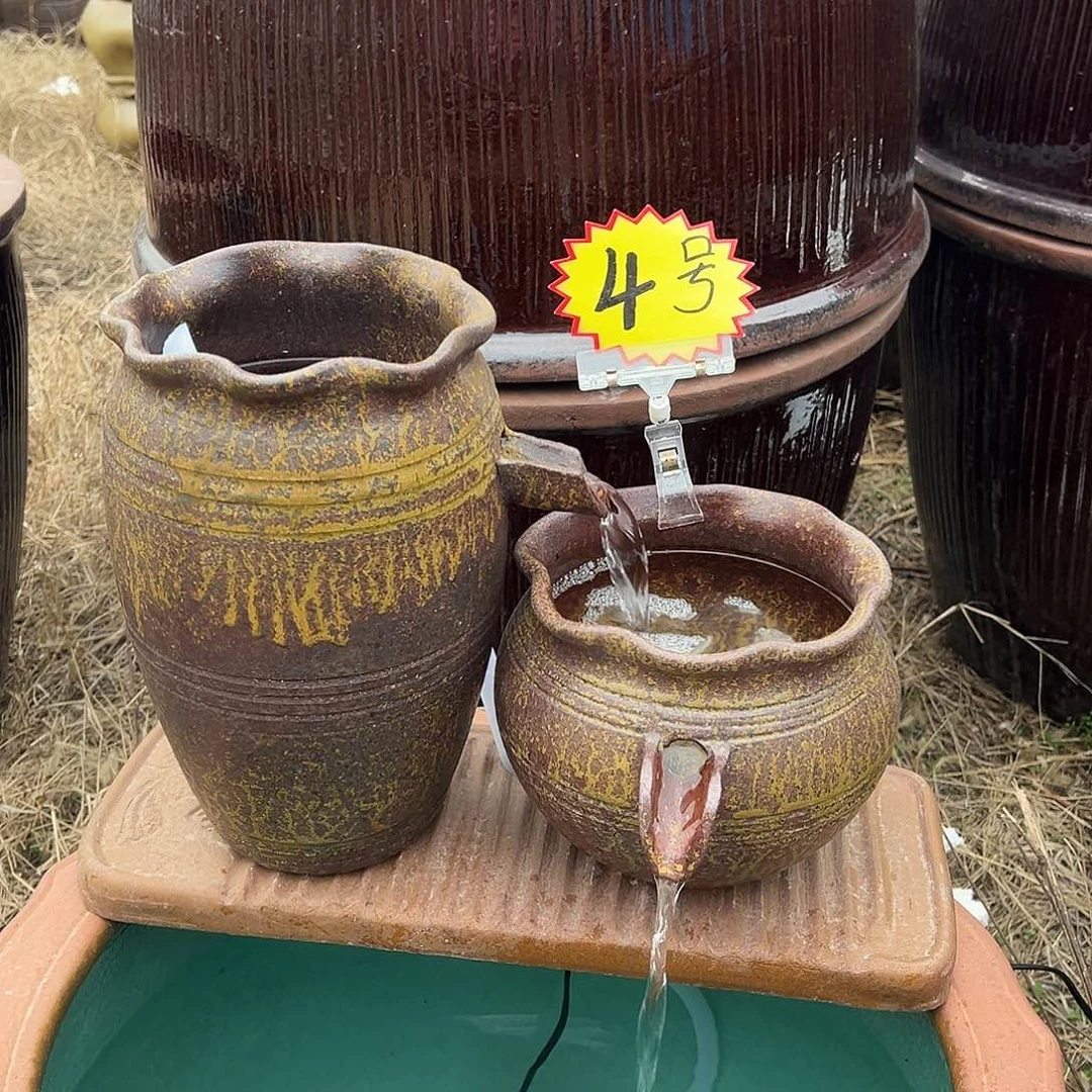 紫砂花盆紫砂和白陶在