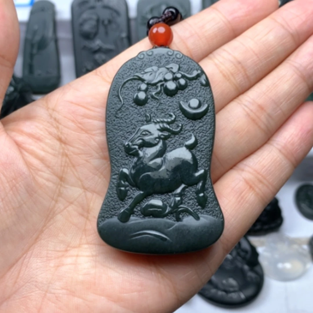 【闪购商品】颈饰未镶嵌和田玉（青玉）双面雕刻