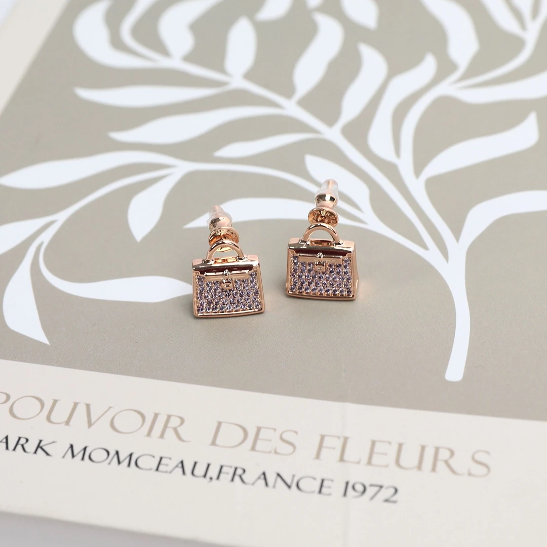 铜合金合成锆石耳饰 14时代品牌【马-K/L耳钉】轻奢百搭耳饰 M40184