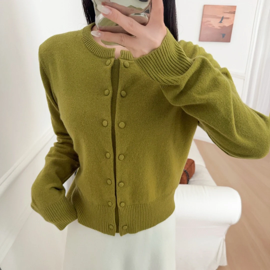 100%羊毛巨显白橄榄绿针织开衫百搭长袖紫气东来纯色复古羊毛衫女