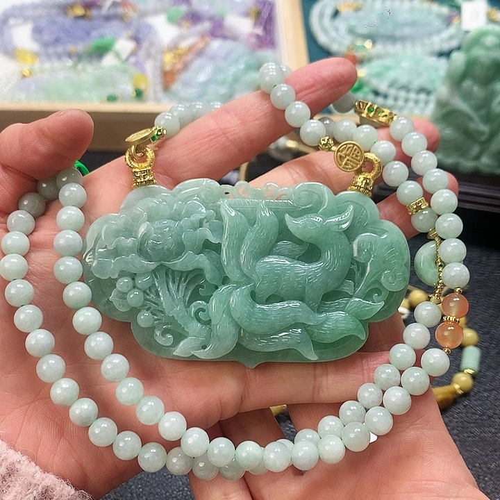 翡翠颈饰未镶嵌吊坠