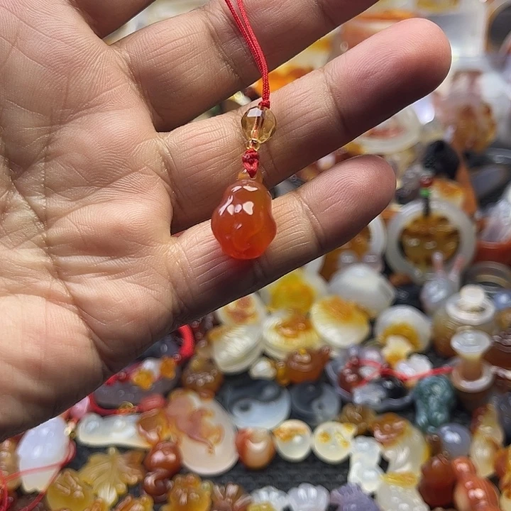 玛瑙/玉髓未镶嵌手机挂件