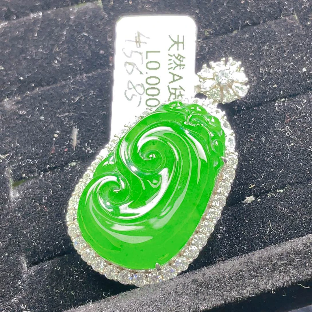 翡翠颈饰未镶嵌27，