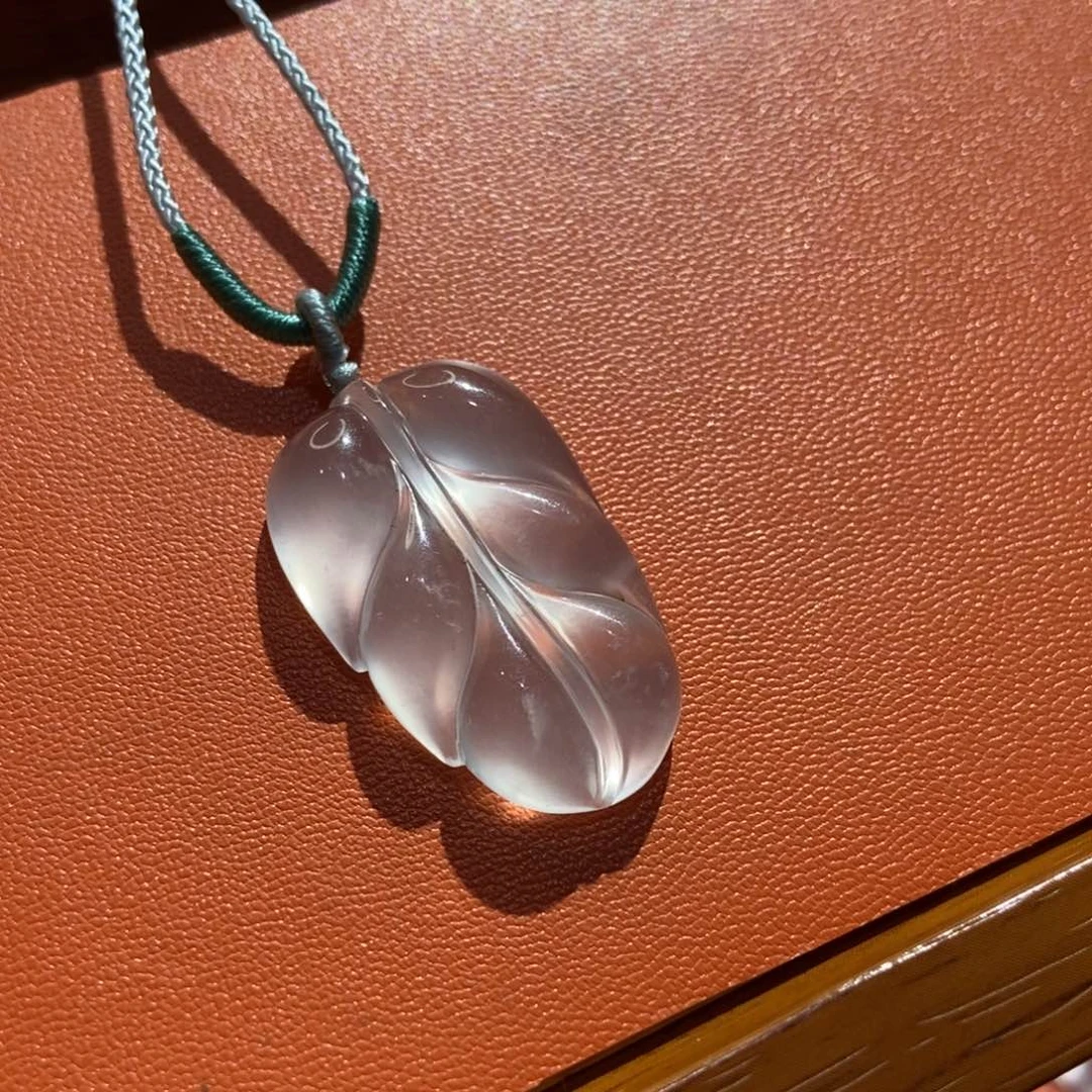 石英质玉未镶嵌颈饰