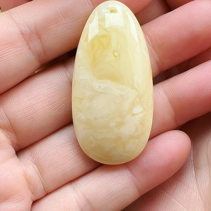 裸石琥珀未镶嵌白花蜡水滴