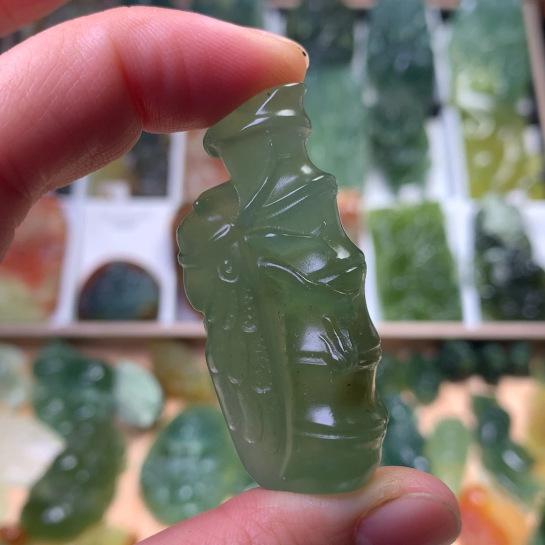 蛇纹石玉未镶嵌挂件节节高升