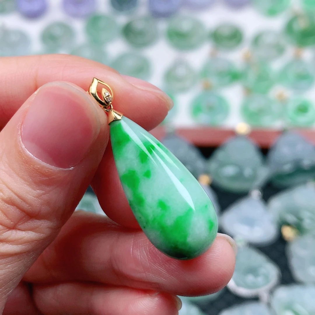 翡翠吊坠(不含链)18K金镶嵌