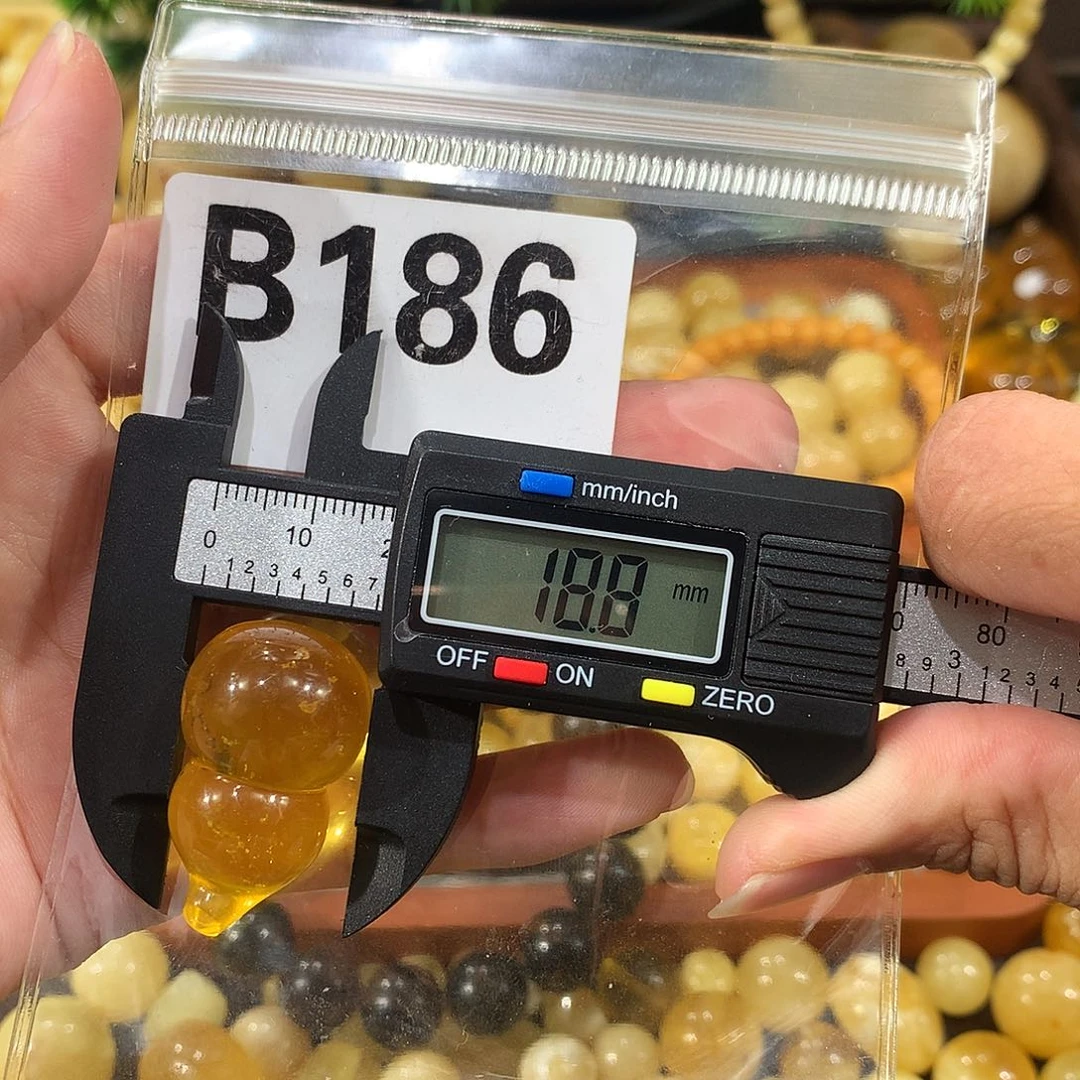 未镶嵌琥珀珠宝奇石