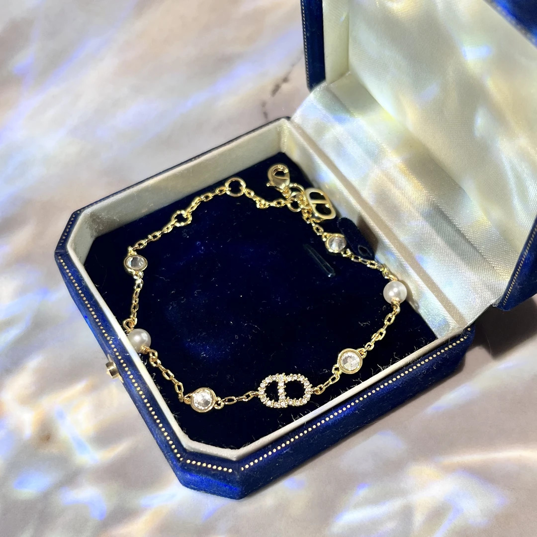 铜合金锆石手链 B1119  气质轻奢猪鼻子手链