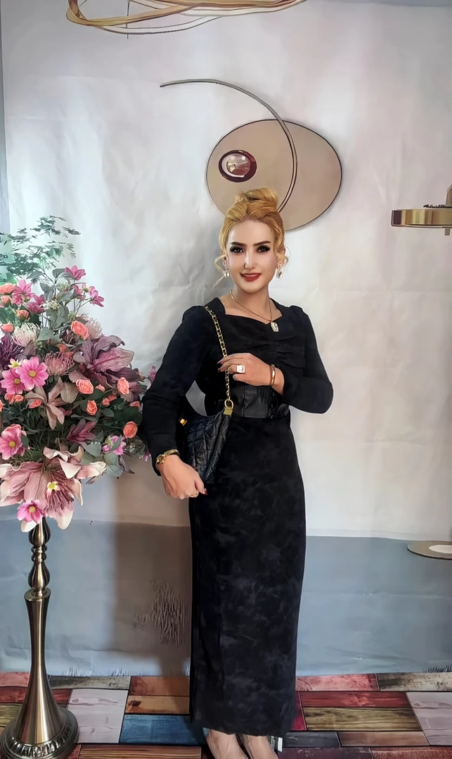 乌鲁木齐发货域美家新款轻奢显高连衣裙{罗布姑娘专属}