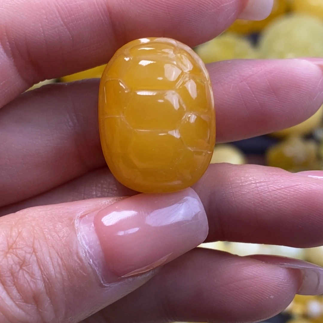 琥珀裸石未镶嵌富甲