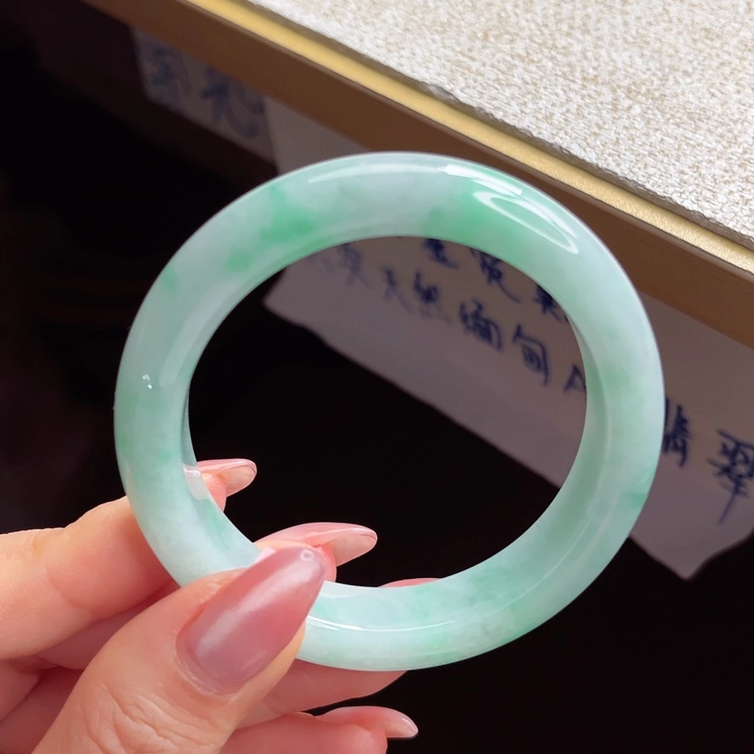 翡翠未镶嵌手镯手镯