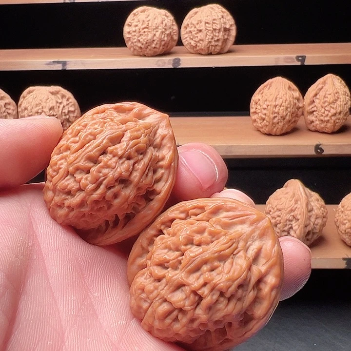 文玩核桃把件吃**陈莲花