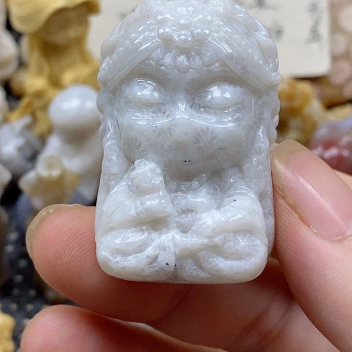 颈饰未镶嵌硅化珊瑚（珊瑚玉）