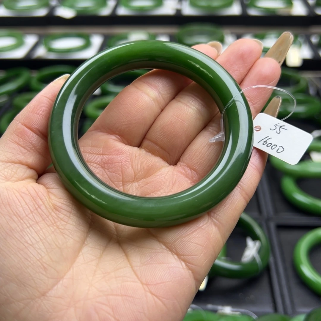 和田玉（碧玉）未镶嵌手镯