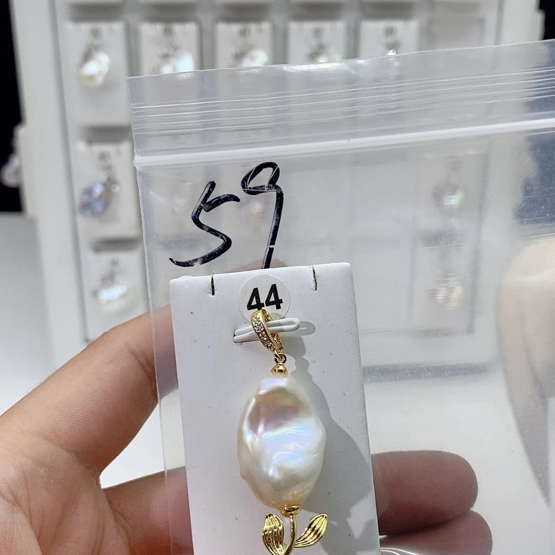 淡水珍珠颈饰合金