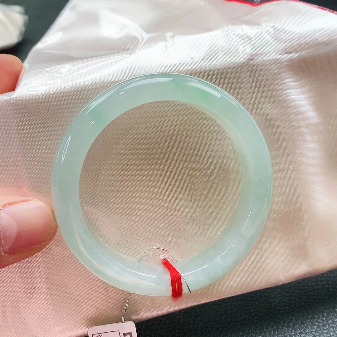 未镶嵌手镯翡翠天然翡翠手镯