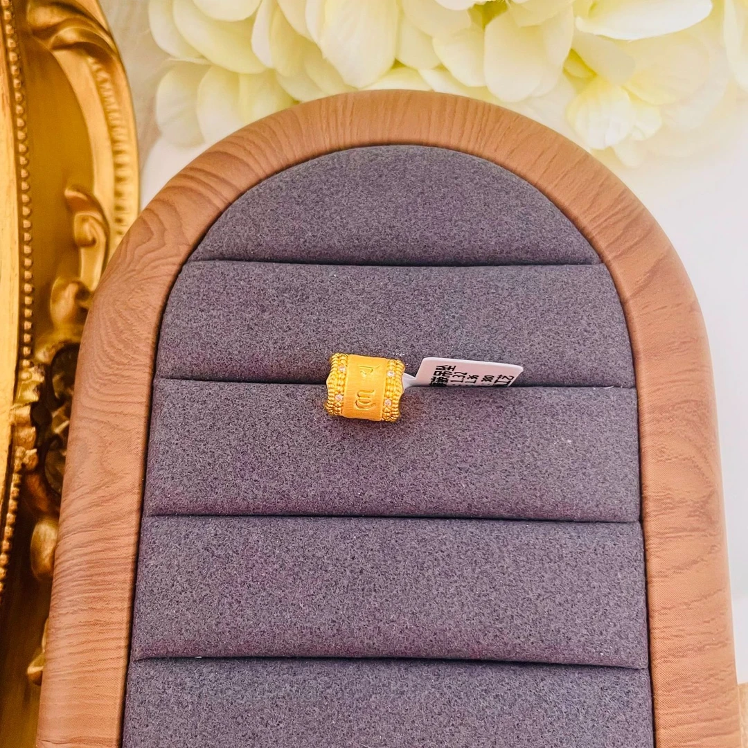 莫桑石【小鹏黄金】足金999镶嵌六字箴言转金桶手编吊坠（附加158）