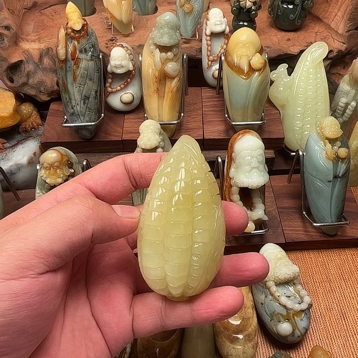 蛇纹石玉未镶嵌吊坠