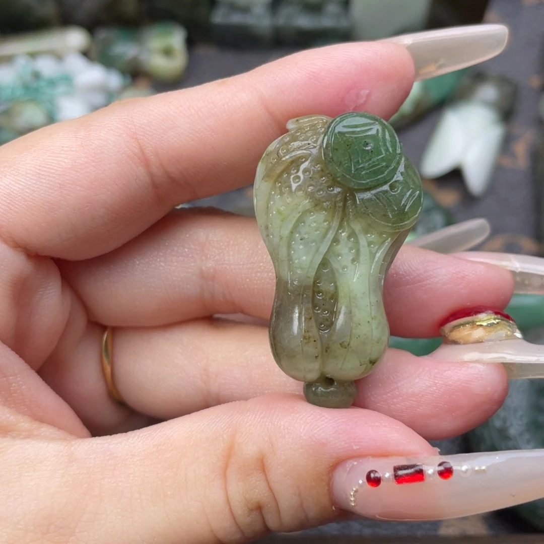独山玉未镶嵌颈饰