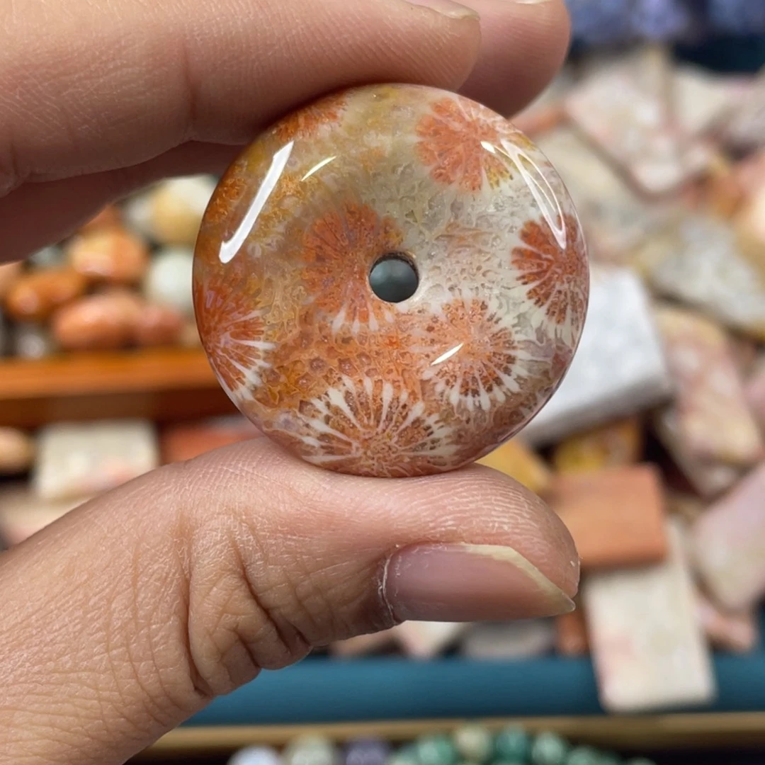 未镶嵌手镯硅化玉