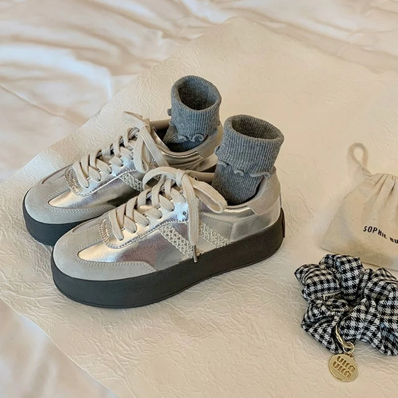 爆款2025新款2.0版~三杠蕾丝边系带休闲鞋厚底内增高德训鞋女鞋