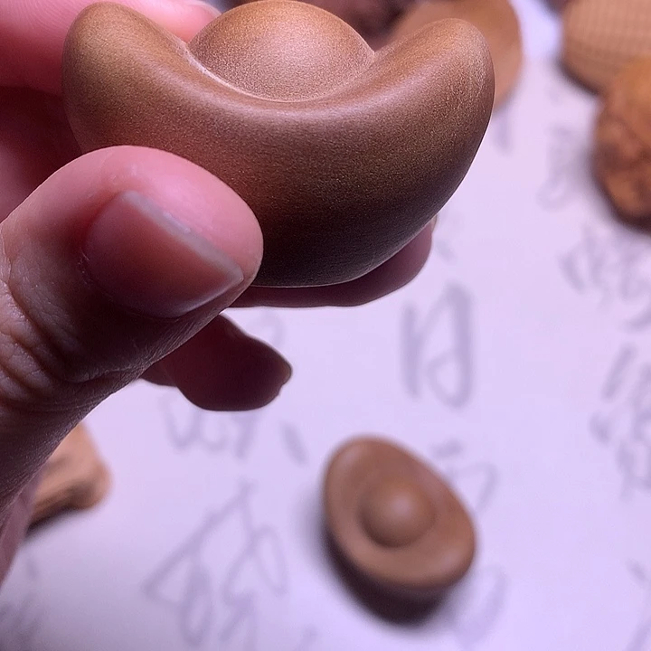 檀香木大元宝摆件