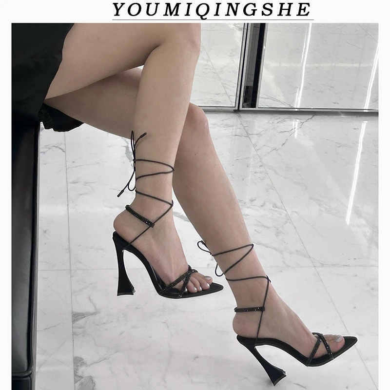 高跟鞋女2025爆款洋气不累脚高级感黑色绝美新款气质一字带凉鞋