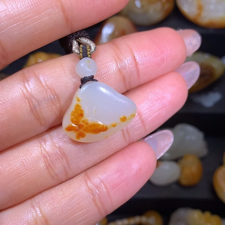 和田玉颈饰未镶嵌