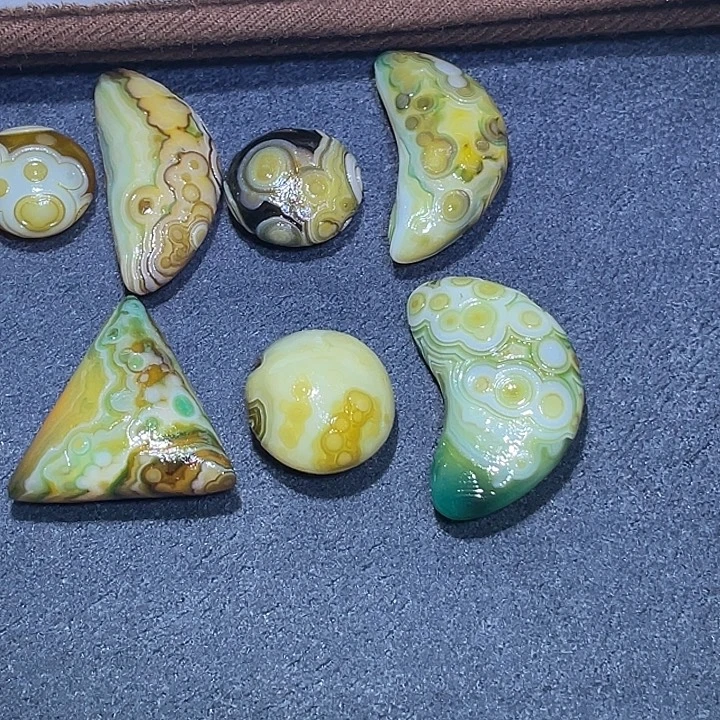 狙***)玛瑙/玉髓未镶嵌珠宝奇石