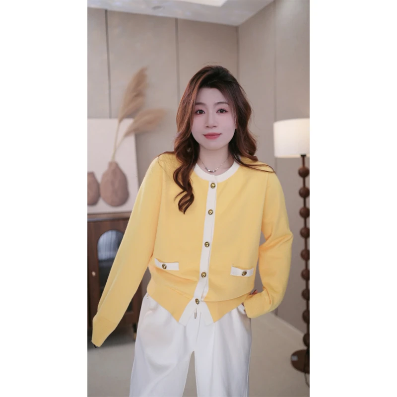 大码女装气质显瘦休闲时尚圆领毛衣针织开衫金扣小香风上衣0749