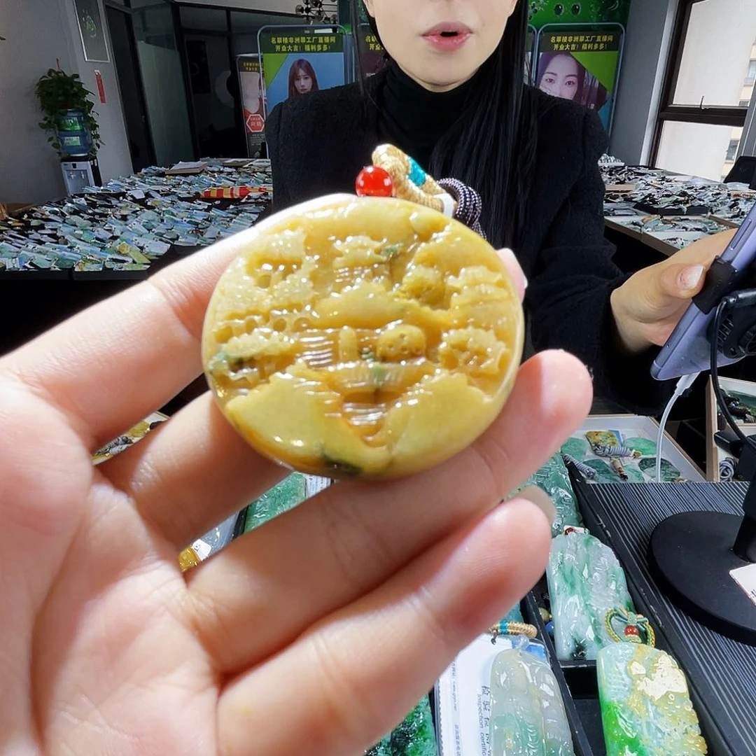 颈饰未镶嵌翡翠一