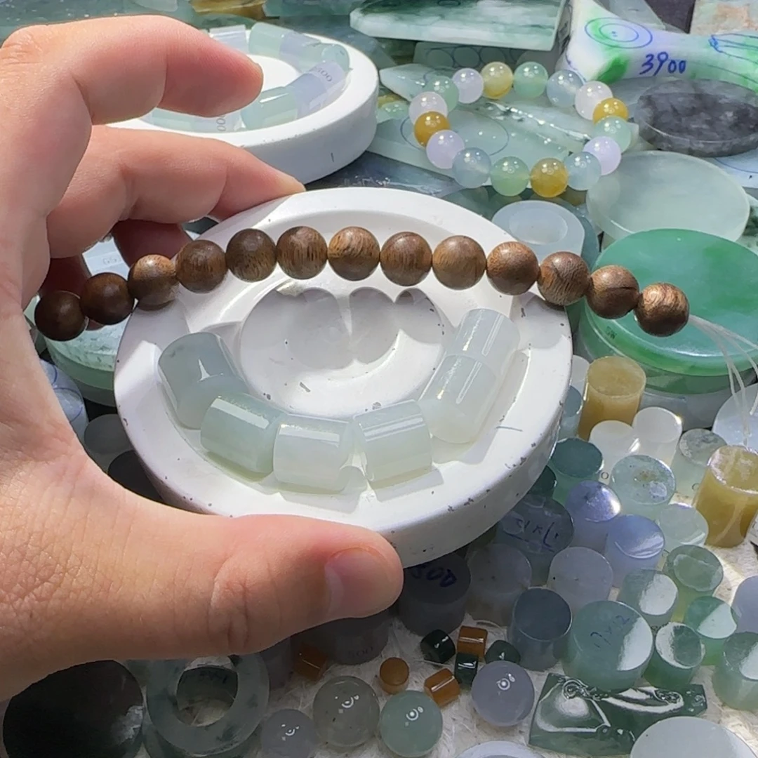 苗***m定制翡翠未镶嵌翡翠