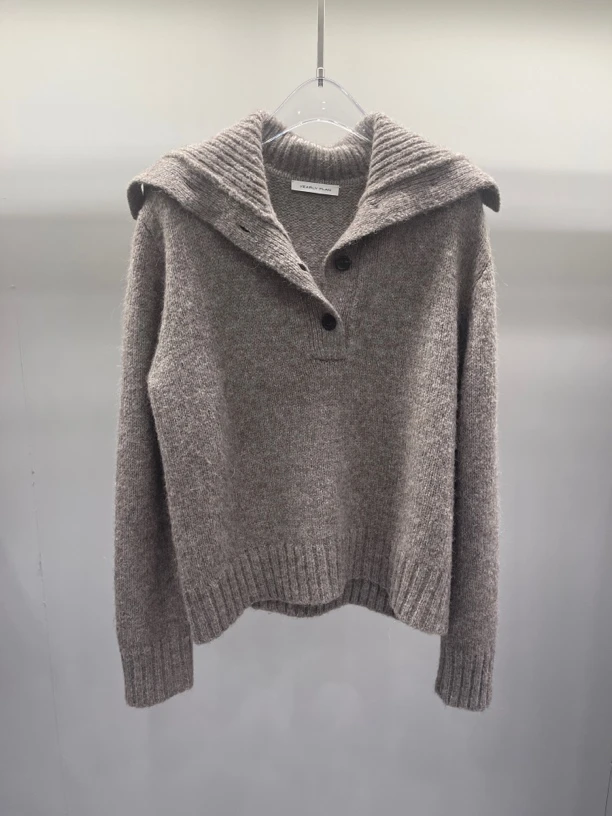 设计师品牌YEARLYPLAN毛衣外套