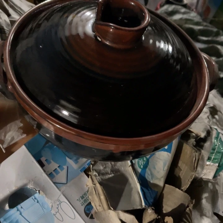 瓷其他砂锅铁红釉黑的口23