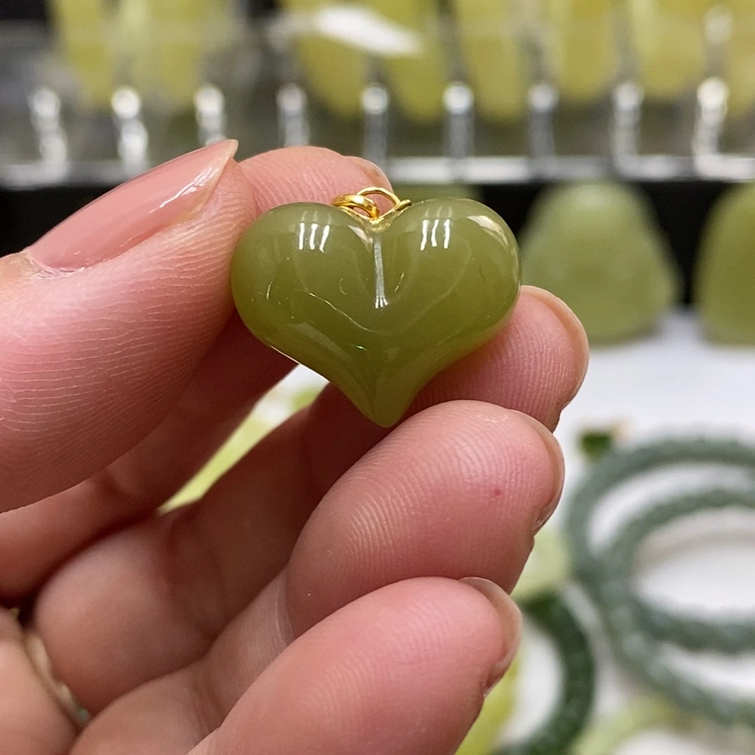 和田玉18K金镶嵌颈饰