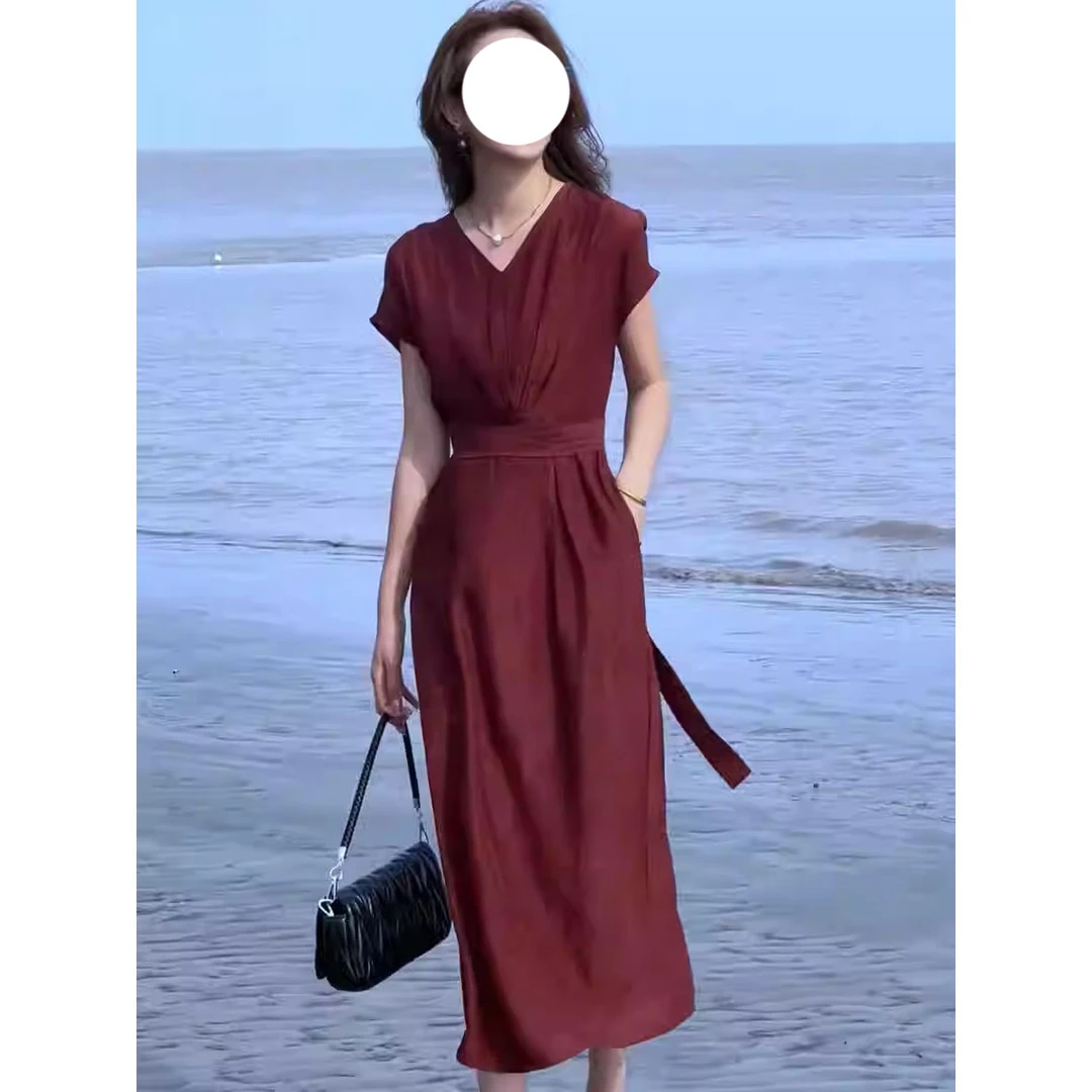 法式气质高级感V领短袖连衣裙女2025夏季新款设计感收腰显瘦裙子
