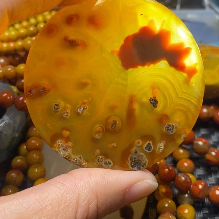 玛瑙/玉髓颈饰未镶嵌好*意