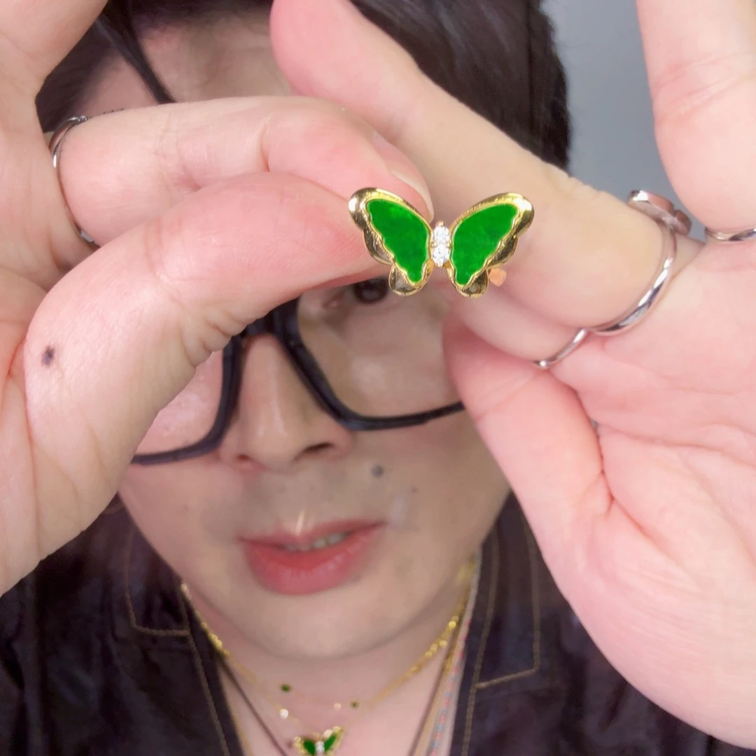 颈饰未镶嵌翡翠一件