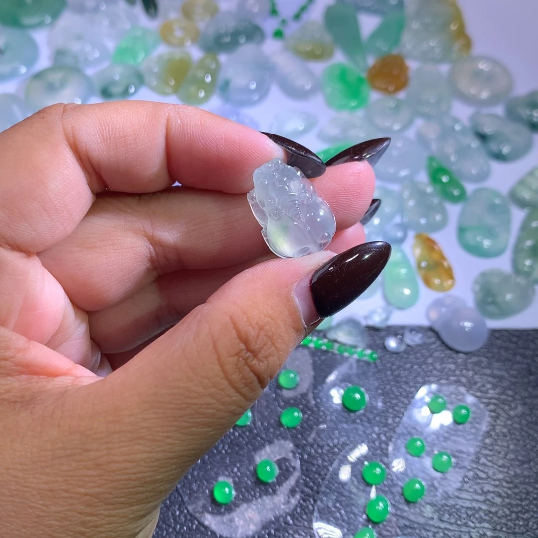 翡翠未镶嵌颈饰翡翠