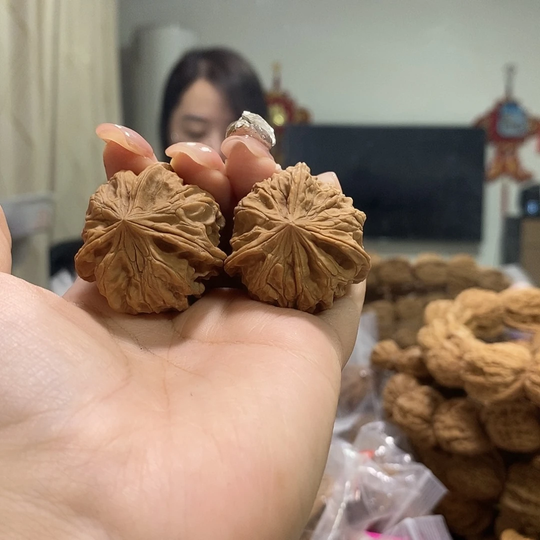 把件文玩核桃34玉玺三棱尖有伤