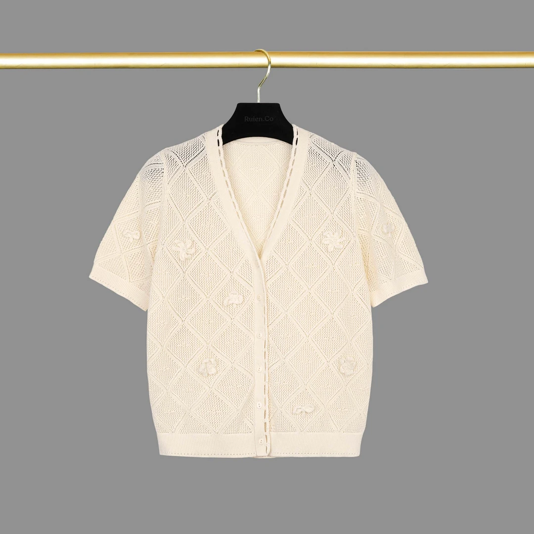 我是摩羯 手钩花小衫 100高捻精梳棉菱格V领早秋针织开衫