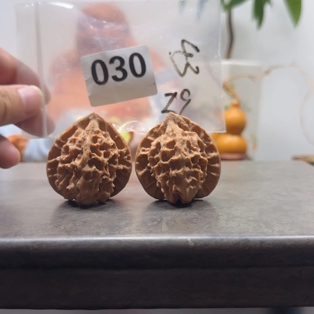 文玩核桃把件大花