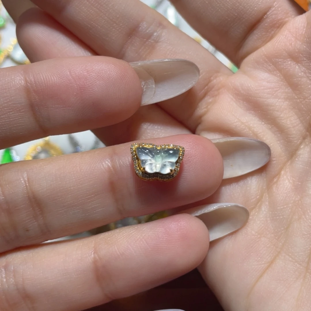【闪购商品】颈饰18K金镶嵌翡翠